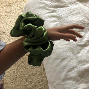 *SOLD* XXL satin apple green scrunchie